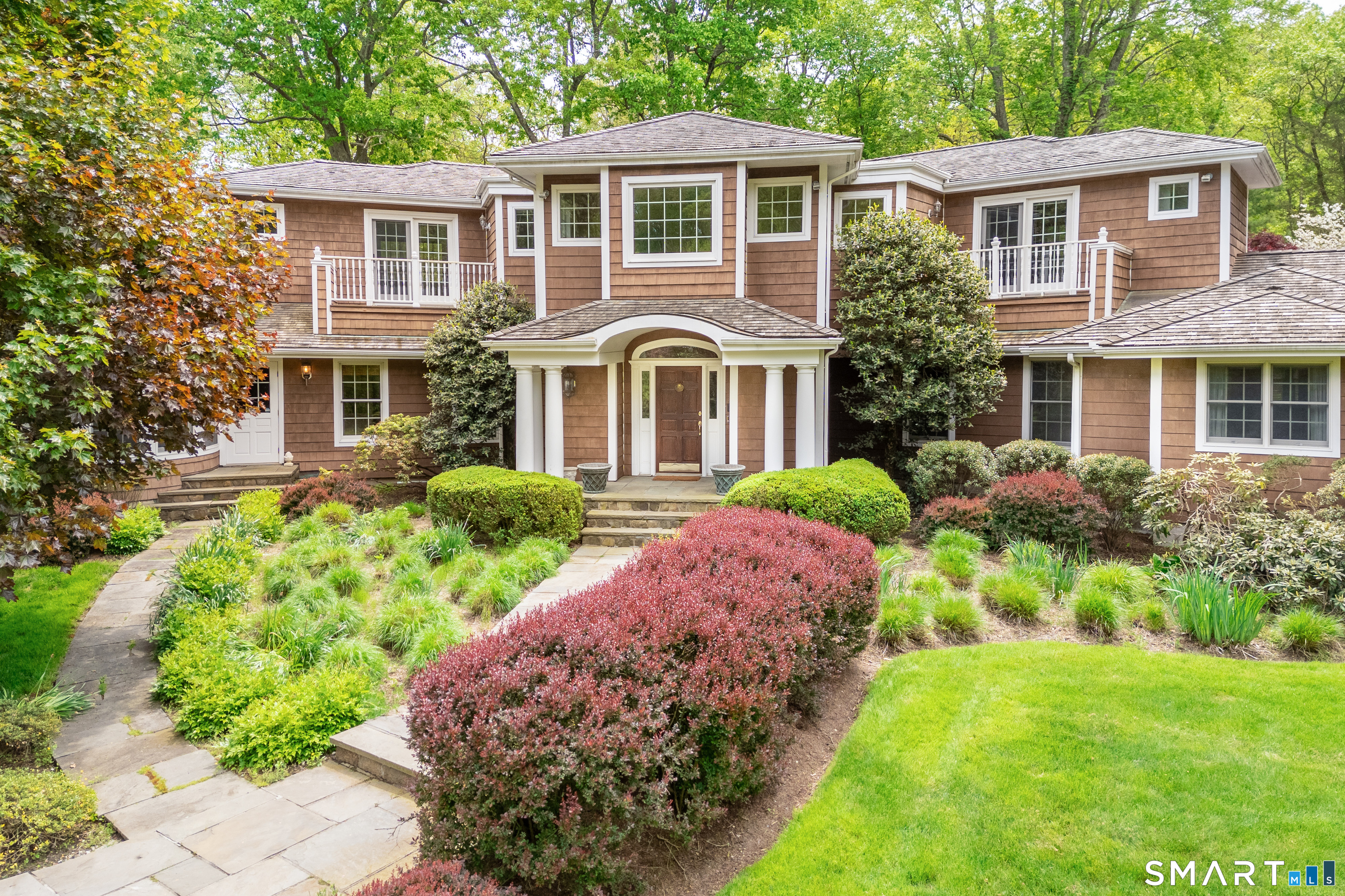 41 Lake Wind Road, New Canaan, CT 06840 | For Sale at $2,395,000