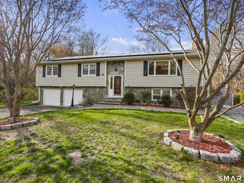  single family home for sale located at 40 Winthrop Place, Monroe, CT 06468