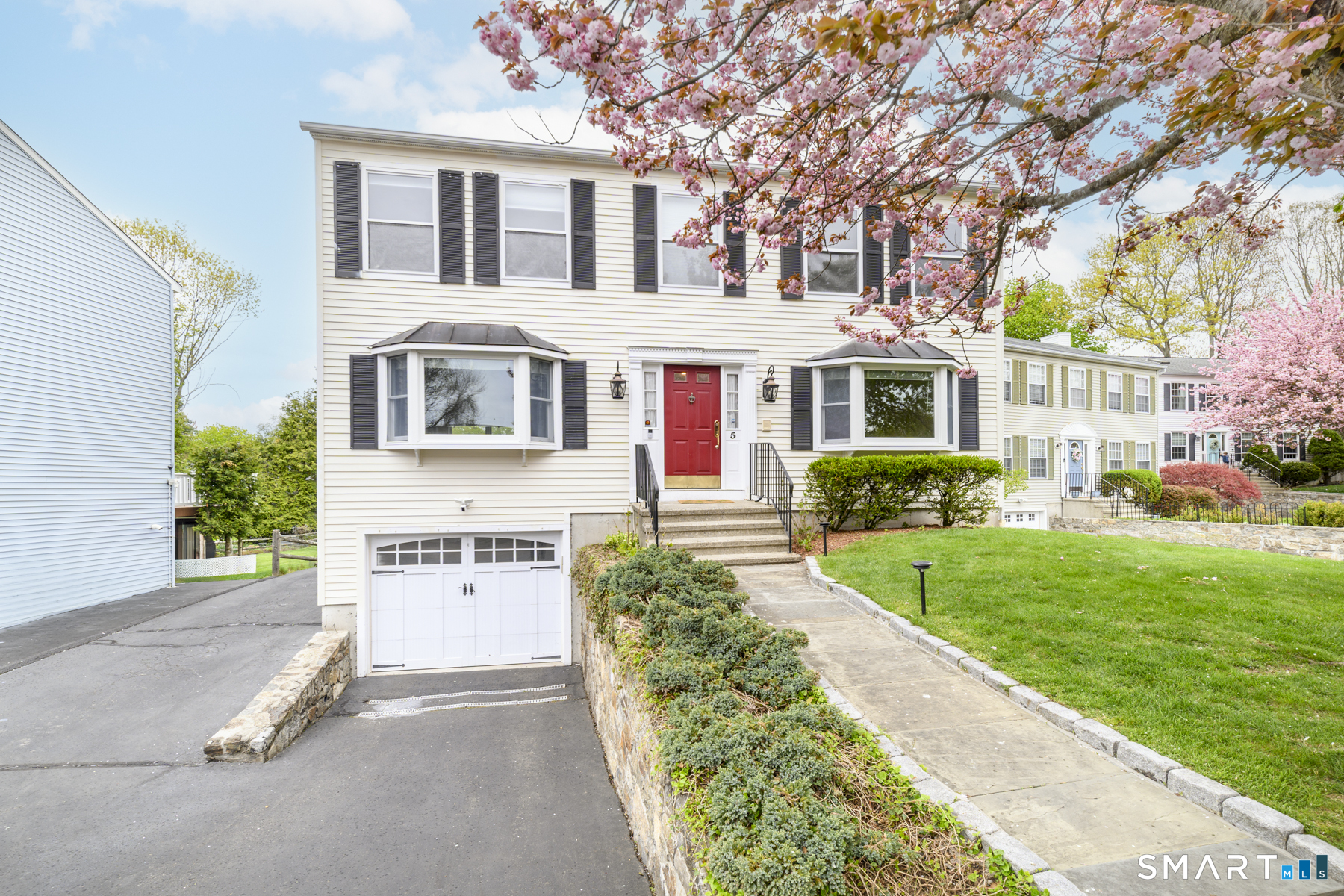 5 Lacey Lane, Norwalk, CT 06854 | For Sale at $899,000