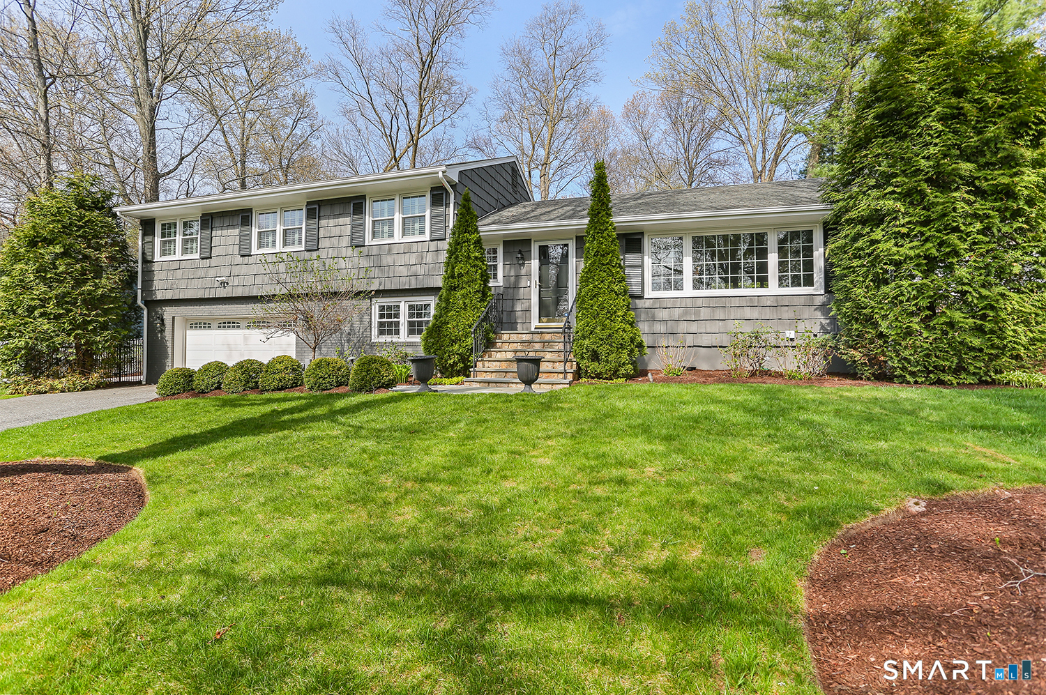 178 Crest Terrace, Fairfield, CT 06825 | For Sale at $989,000