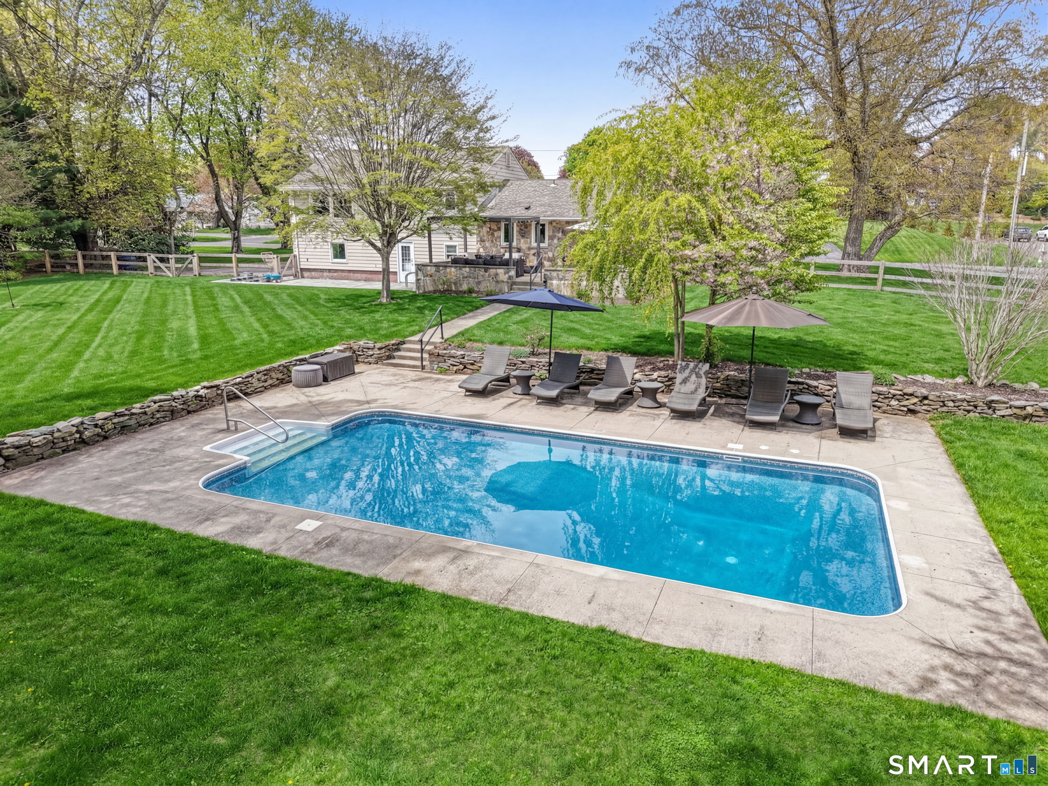 116 Far Horizons Drive, Easton, CT 06612 | For Sale at $995,000