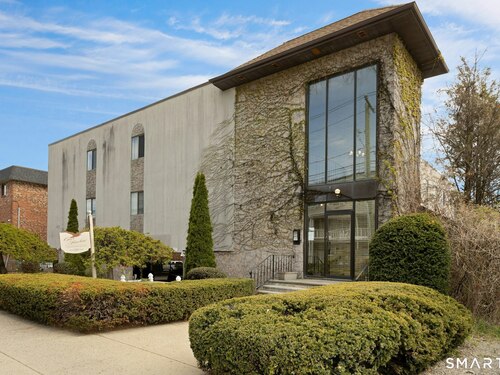  condo home for sale located at 697 Cove Road, 2d, Stamford, CT 06902