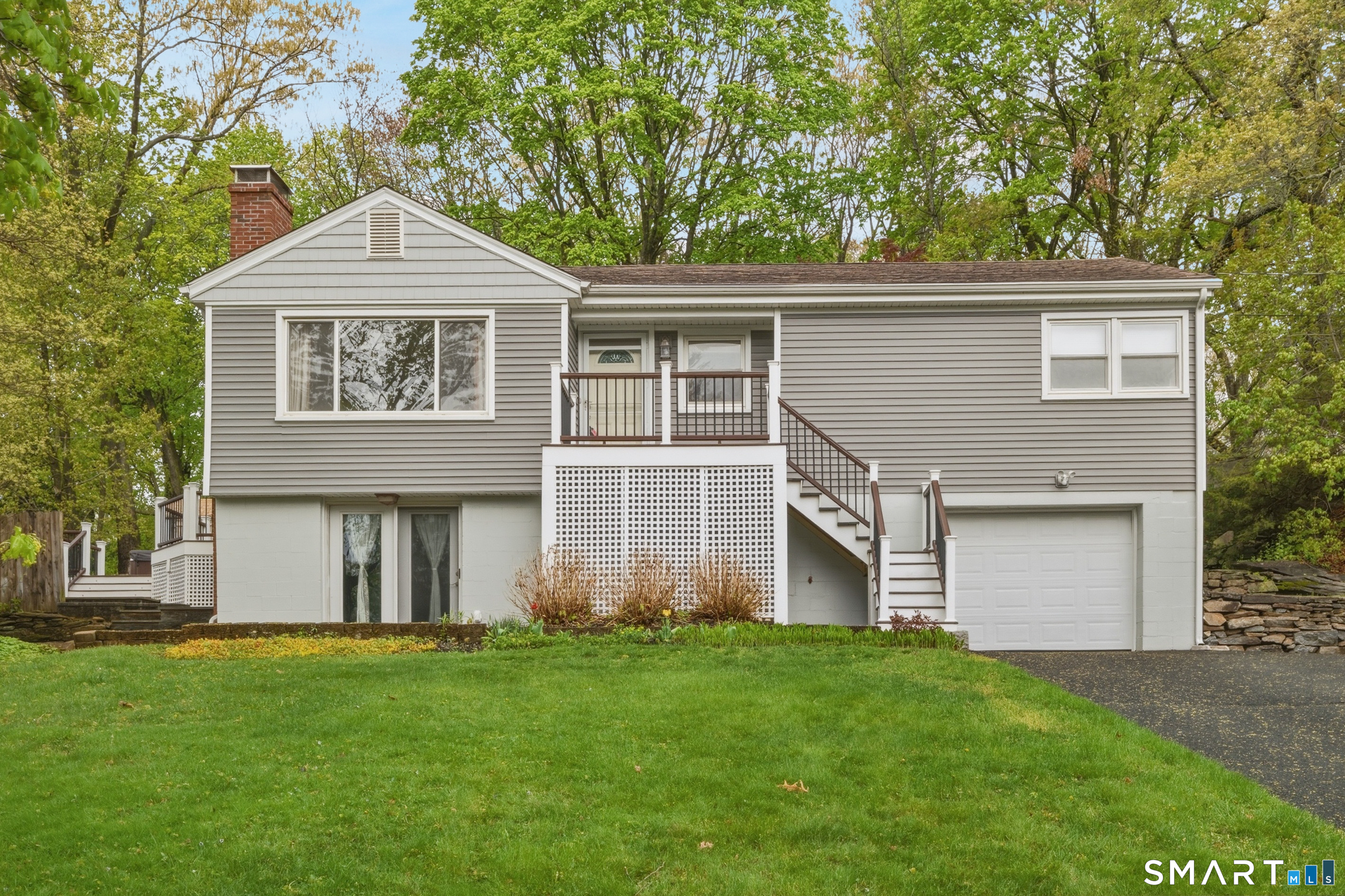 9 Round Hill Road, Trumbull, CT 06611 | For Sale at $549,000