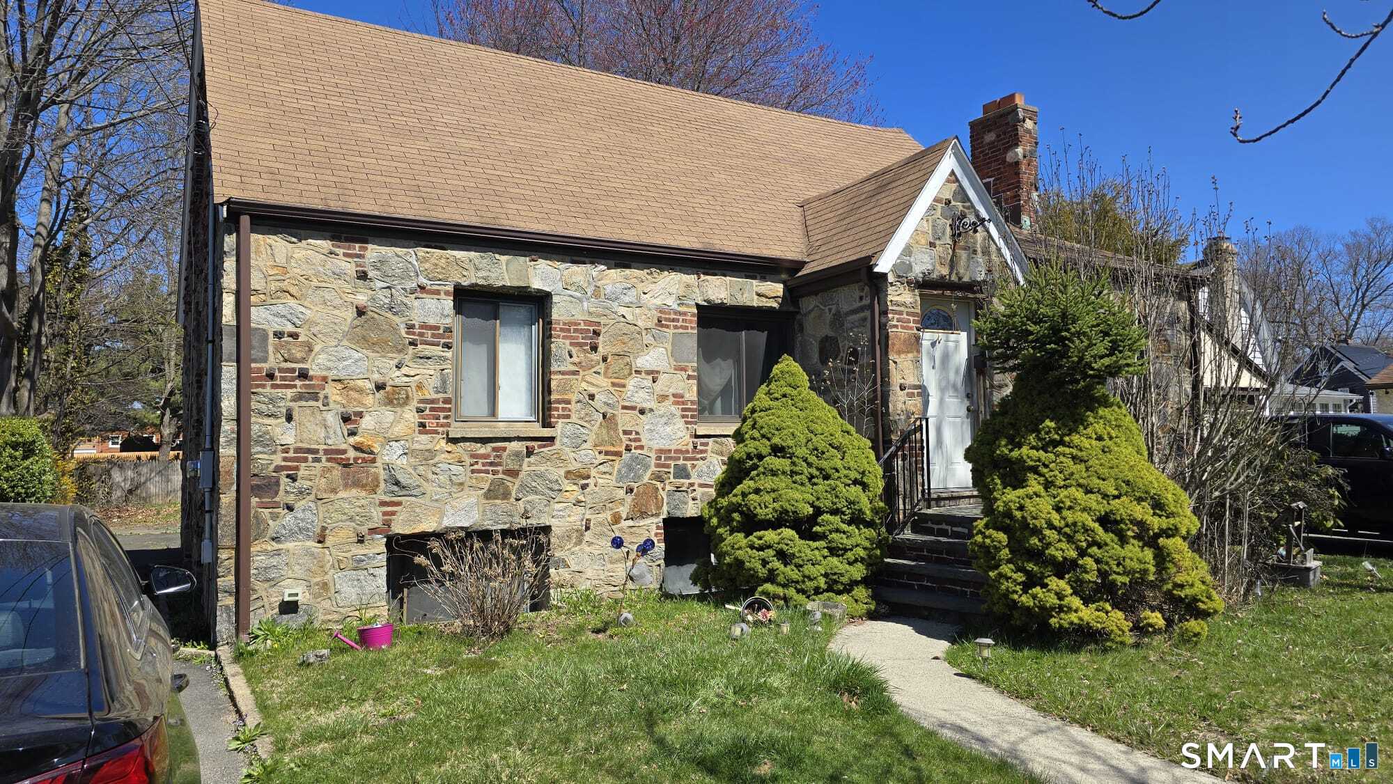 86 Placid Avenue, Stratford, CT 06615 | For Sale at $360,000