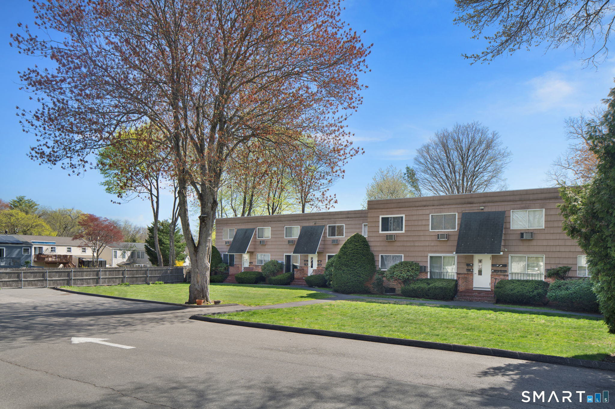 201 Highview Avenue, f2, Stamford, CT 06907 | For Sale at $299,999