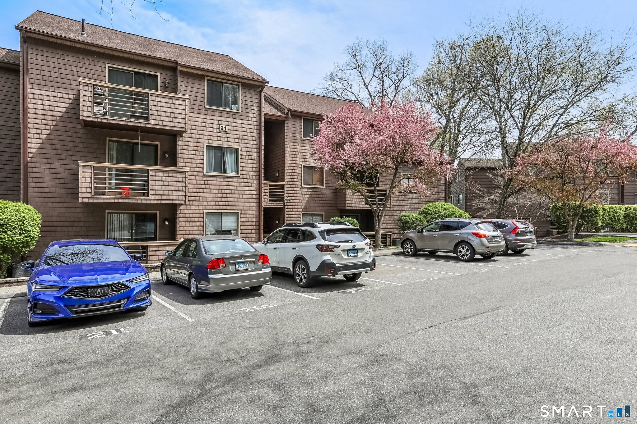 166 Old Brookfield Road, 20a5, Danbury, CT 06811 | For Sale at $239,900