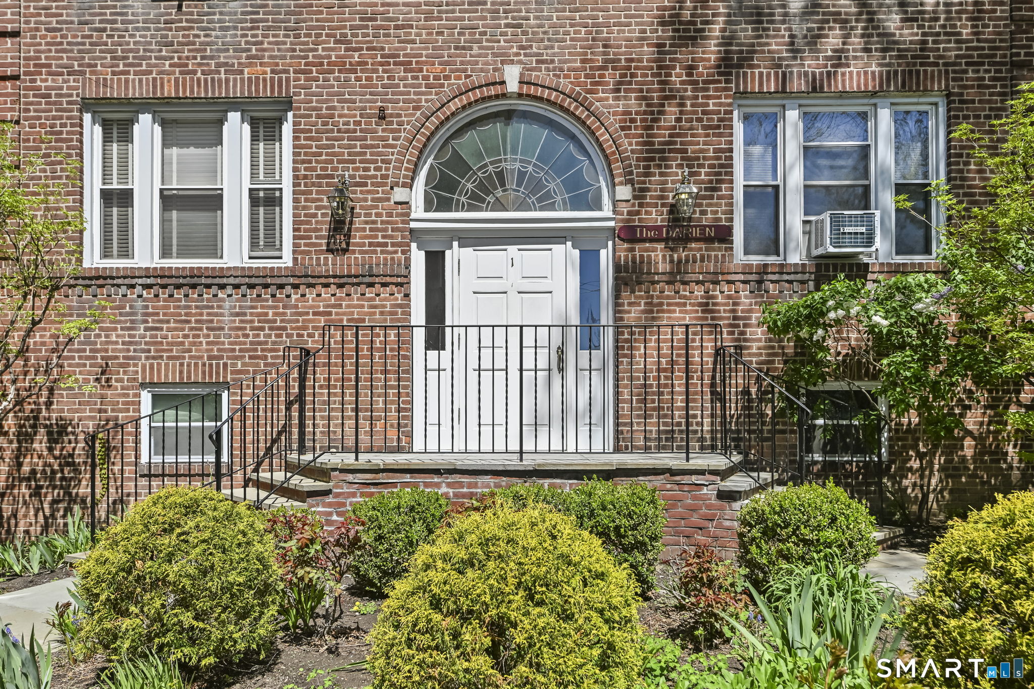 70 Strawberry Hill Avenue, 1-3a, Stamford, CT 06902 | For Sale at $339,000