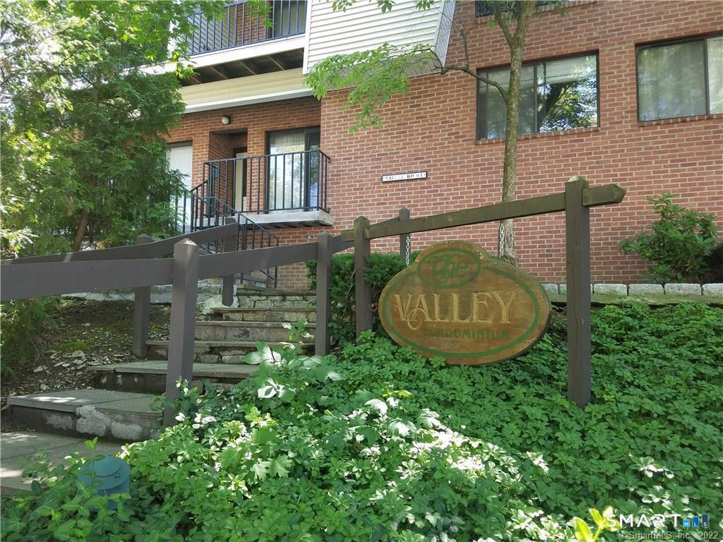 1 Valley Road, 207, Stamford, CT 06902 | For Sale at $499,900