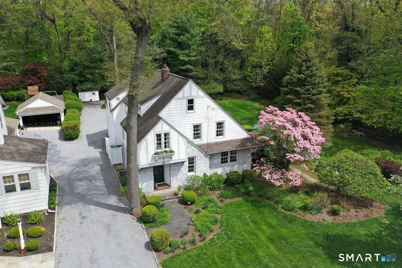 19 Chester Road, Darien, CT 06820 | For Sale at $2,225,000