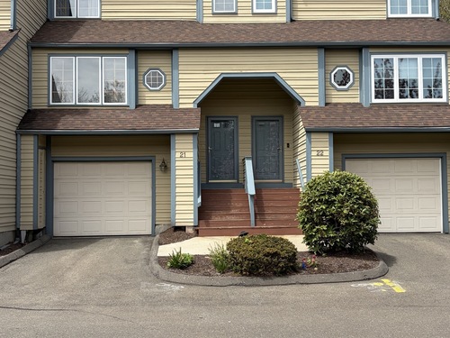 townhouse condo for sale located at 21 L Hermitage Drive, 21, Shelton, CT 06484