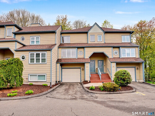  townhouse condo for sale located at 21 L Hermitage Drive, 21, Shelton, CT 06484