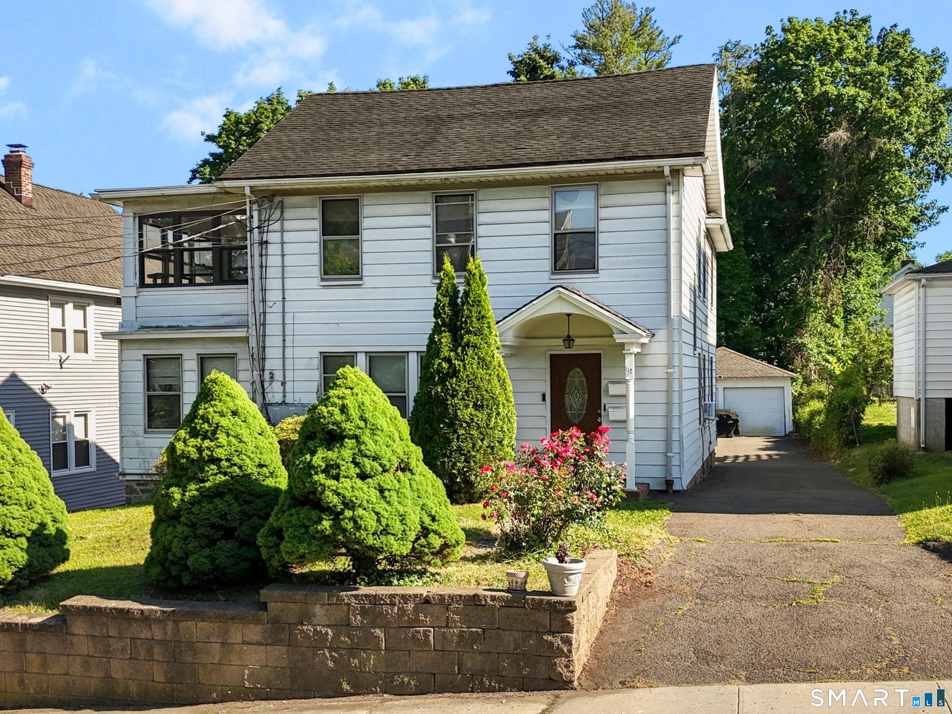 112 Colonial Road, Stamford, CT 06906 | For Sale at $850,000