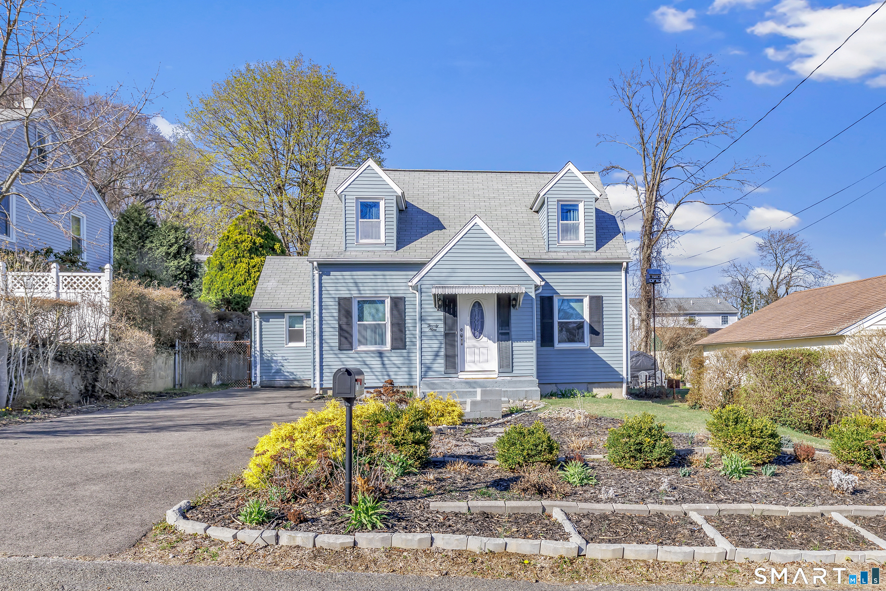 29 Montgomery Street, Shelton, CT 06484 | For Sale at $399,000