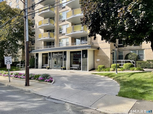  condo home for sale located at 1 Strawberry Hill Court, 8a, Stamford, CT 06902