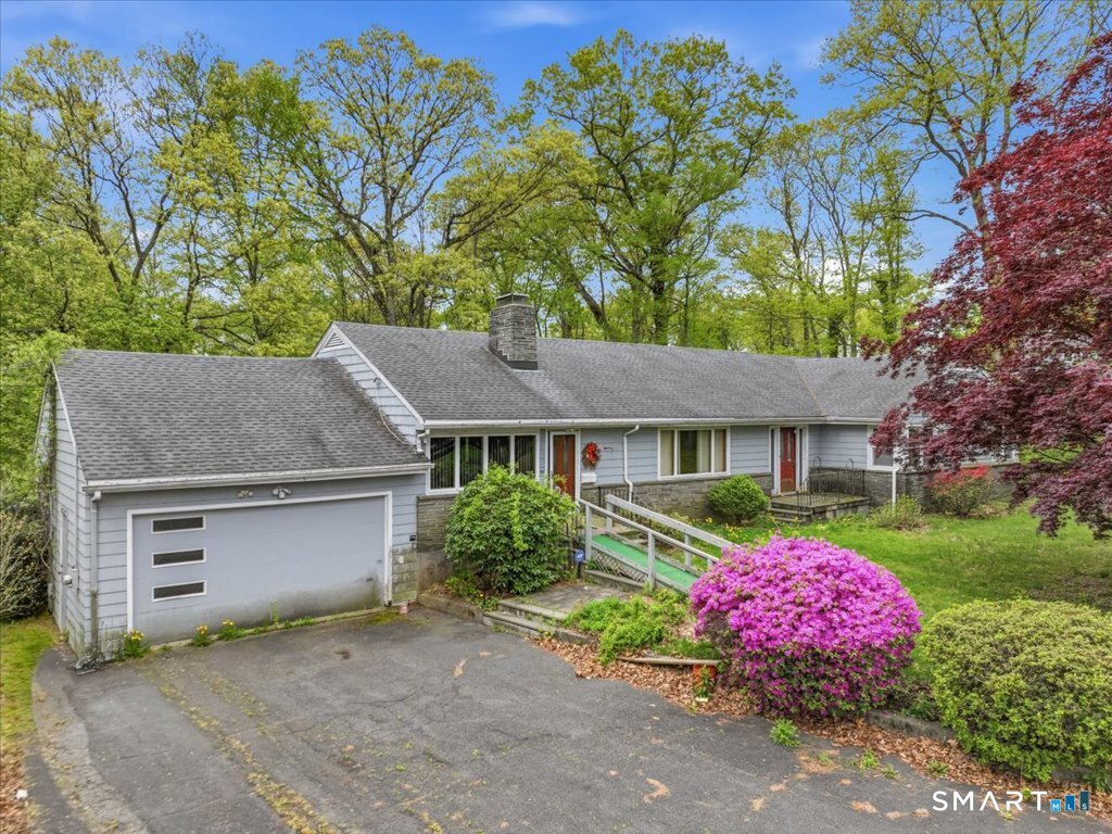 95 Westwood Drive, Easton, CT 06612 | For Sale at $599,900