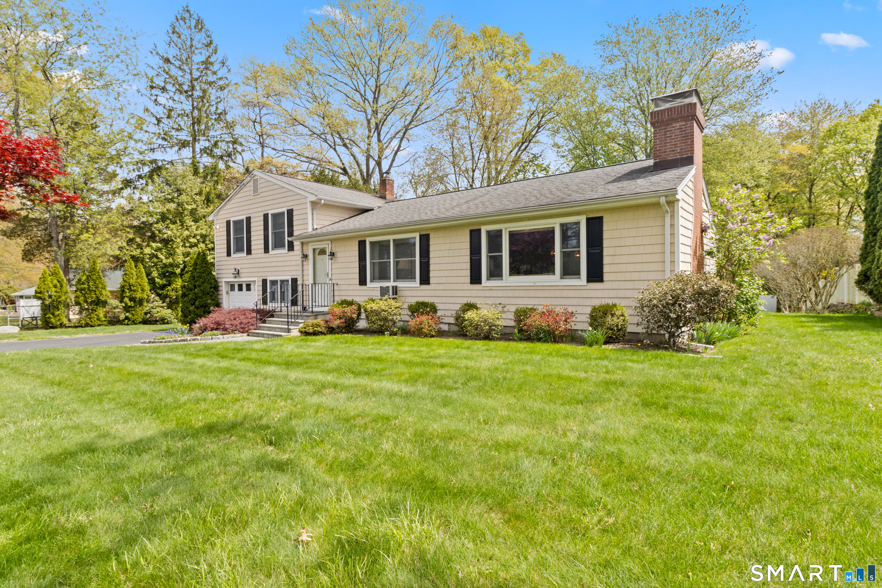 174 West Rocks Road, Norwalk, CT 06851 | For Sale at $790,000