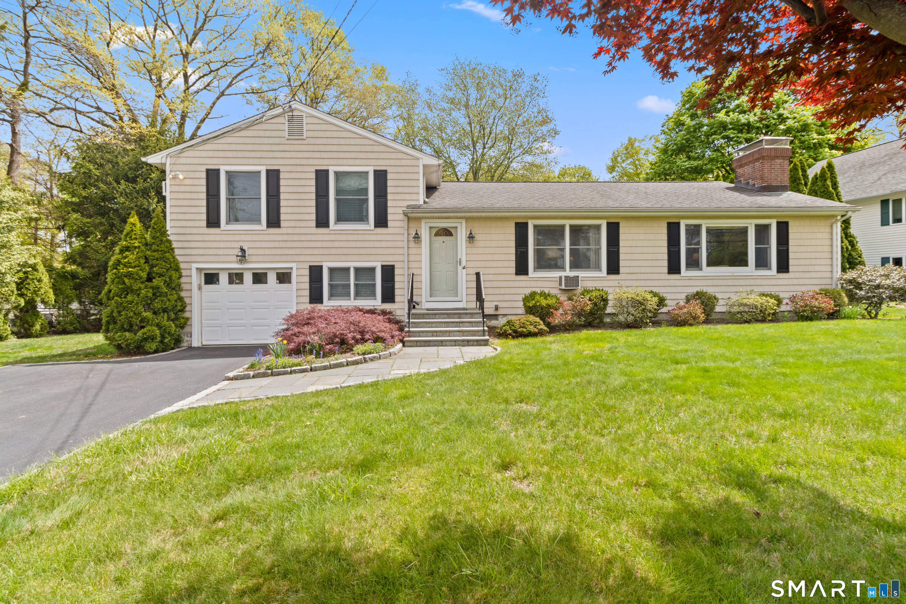 174 West Rocks Road, Norwalk, CT 06851 | For Sale at $790,000