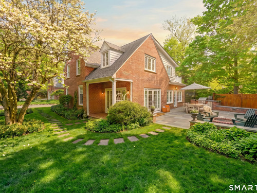  single family home for sale located at 5 Farnham Court, Westport, CT 06880