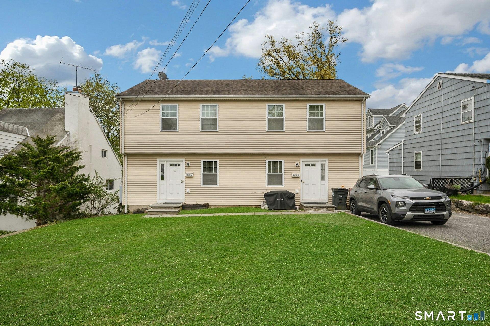 124 Pine Hill Avenue, Stamford, CT 06906 | For Sale at $1,125,000