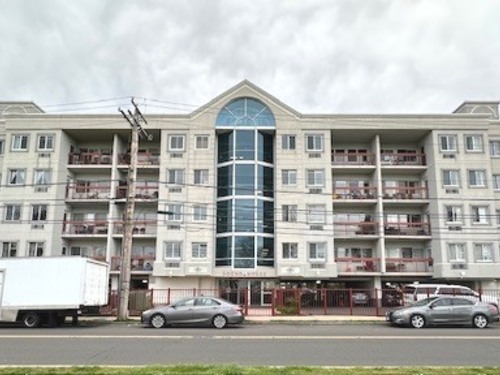 Waterfront condo home for sale located at 850 Atlantic Street, 212, Bridgeport, CT 06604