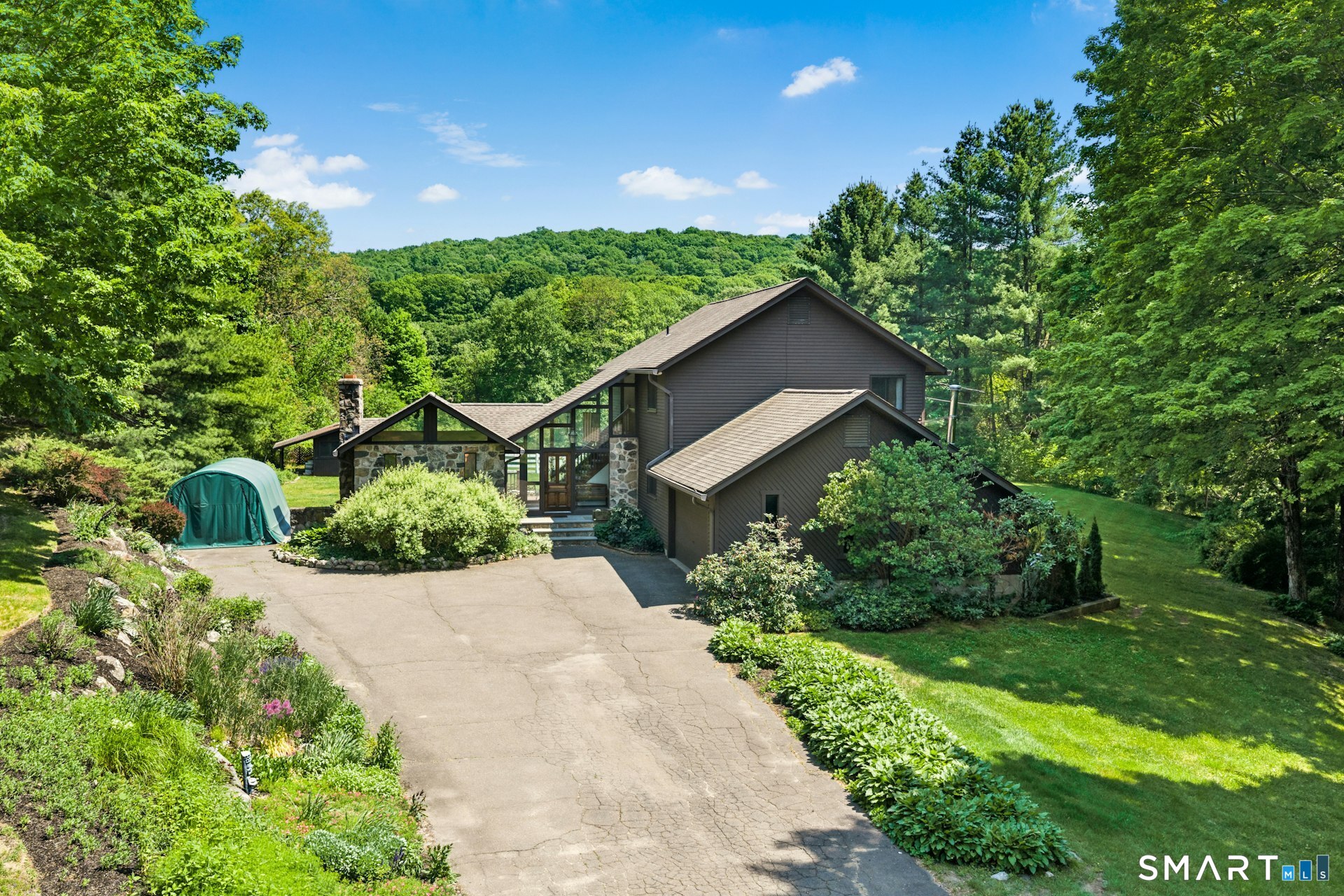 127 Huntingtown Road, Newtown, CT 06470 | For Sale at $775,000