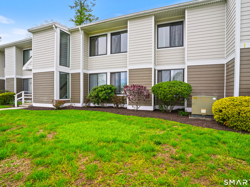  condo home for sale located at 6 Stebbins Close, 6, Ridgefield, CT 06877