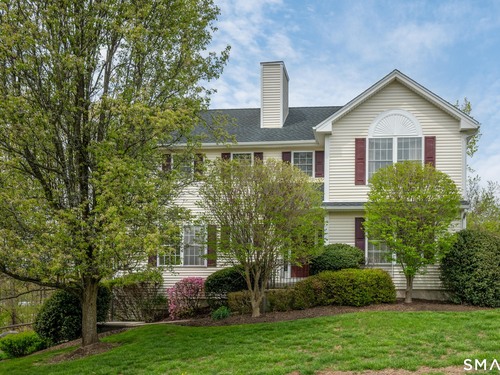  condo home for sale located at 45 Pocono Lane, 10, Danbury, CT 06810