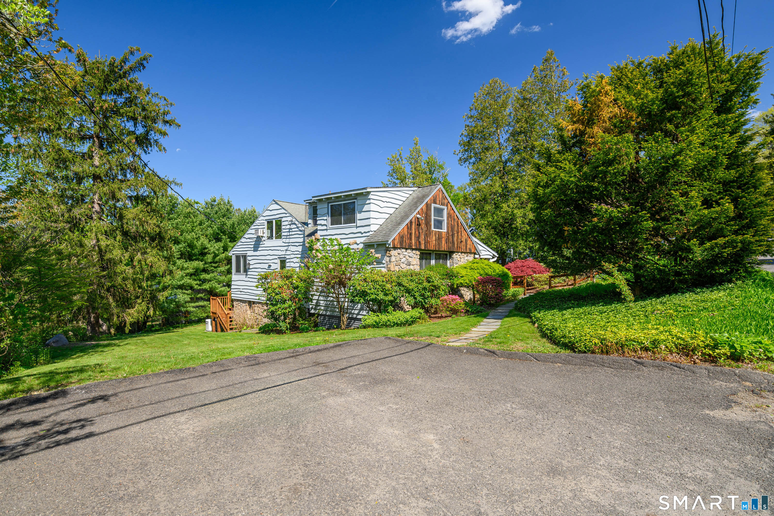 1 Deer Run, New Fairfield, CT 06812 | For Sale at $675,000