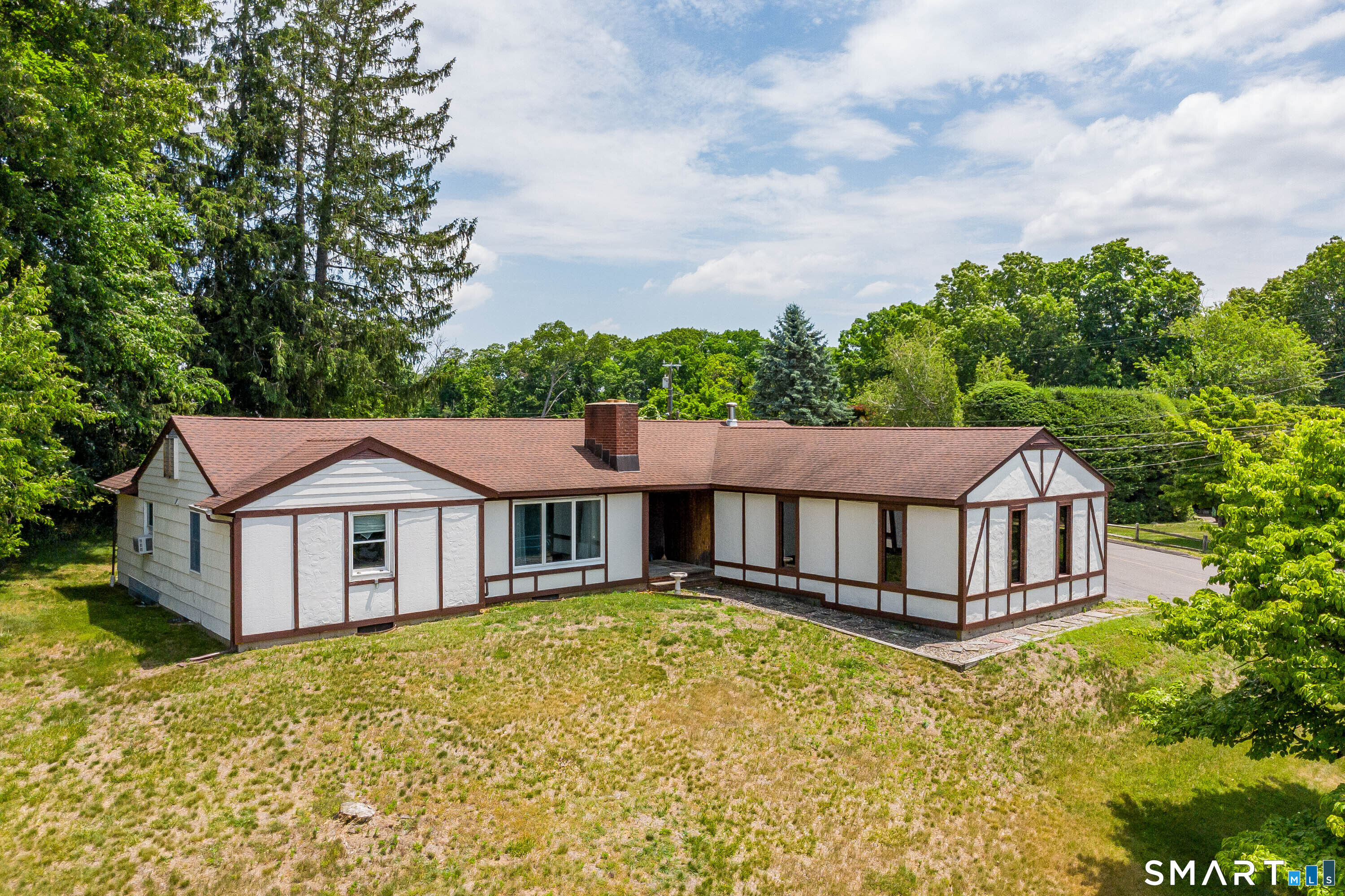 10 Horseshoe Drive, Danbury, CT 06811 | For Sale at $579,000