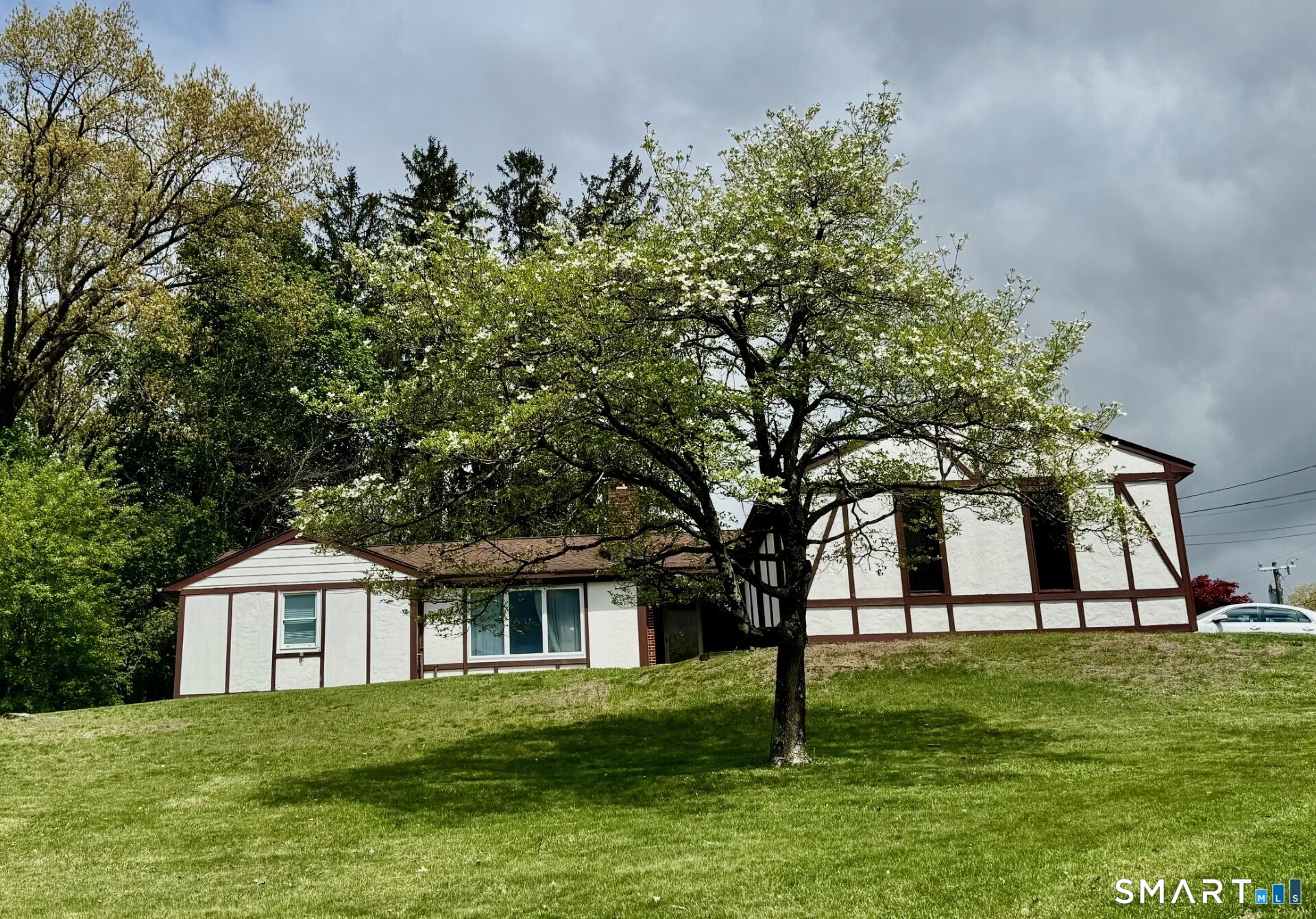 10 Horseshoe Drive, Danbury, CT 06811 | For Sale at $599,000