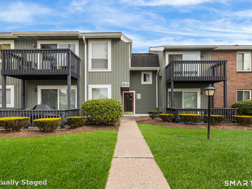  condo home for sale located at 557 Glendale Avenue, 557, Bridgeport, CT 06606