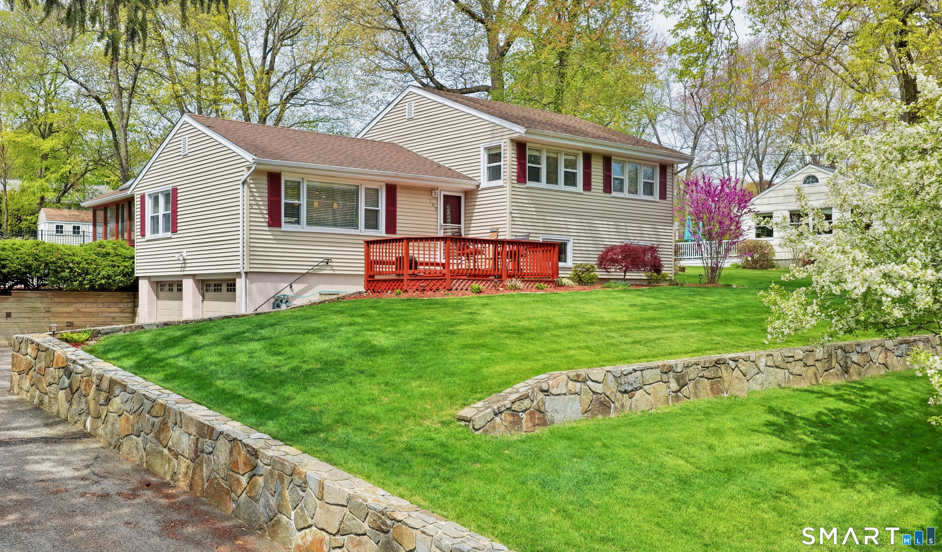 109 Sterling Road, Trumbull, CT 06611 | For Sale at $699,900