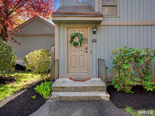  condo home for sale located at 135 Heatherwood Drive, 135, Brookfield, CT 06804