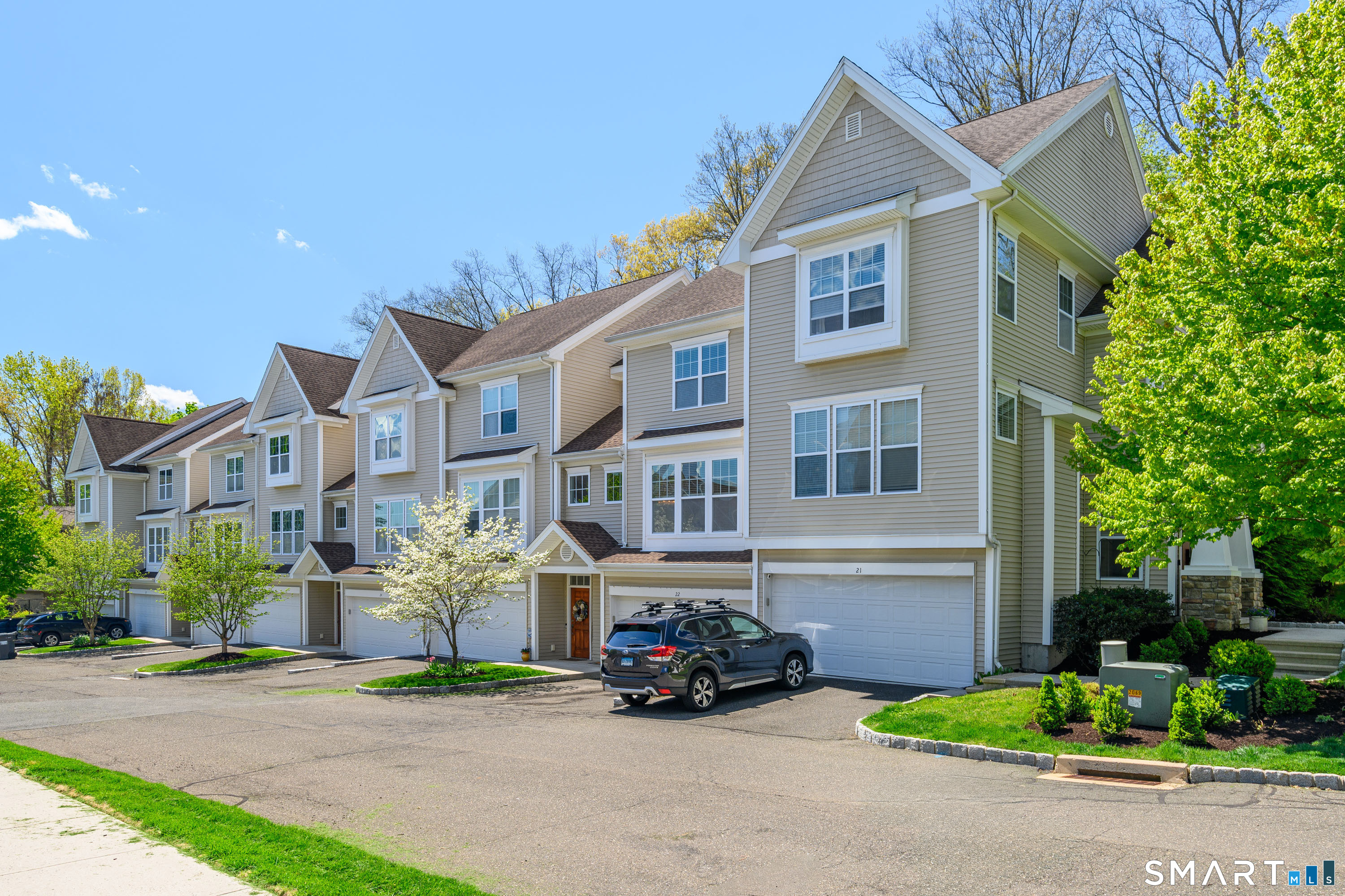 22 Caldwell Terrace, 22, Danbury, CT 06810 | For Sale at $489,900