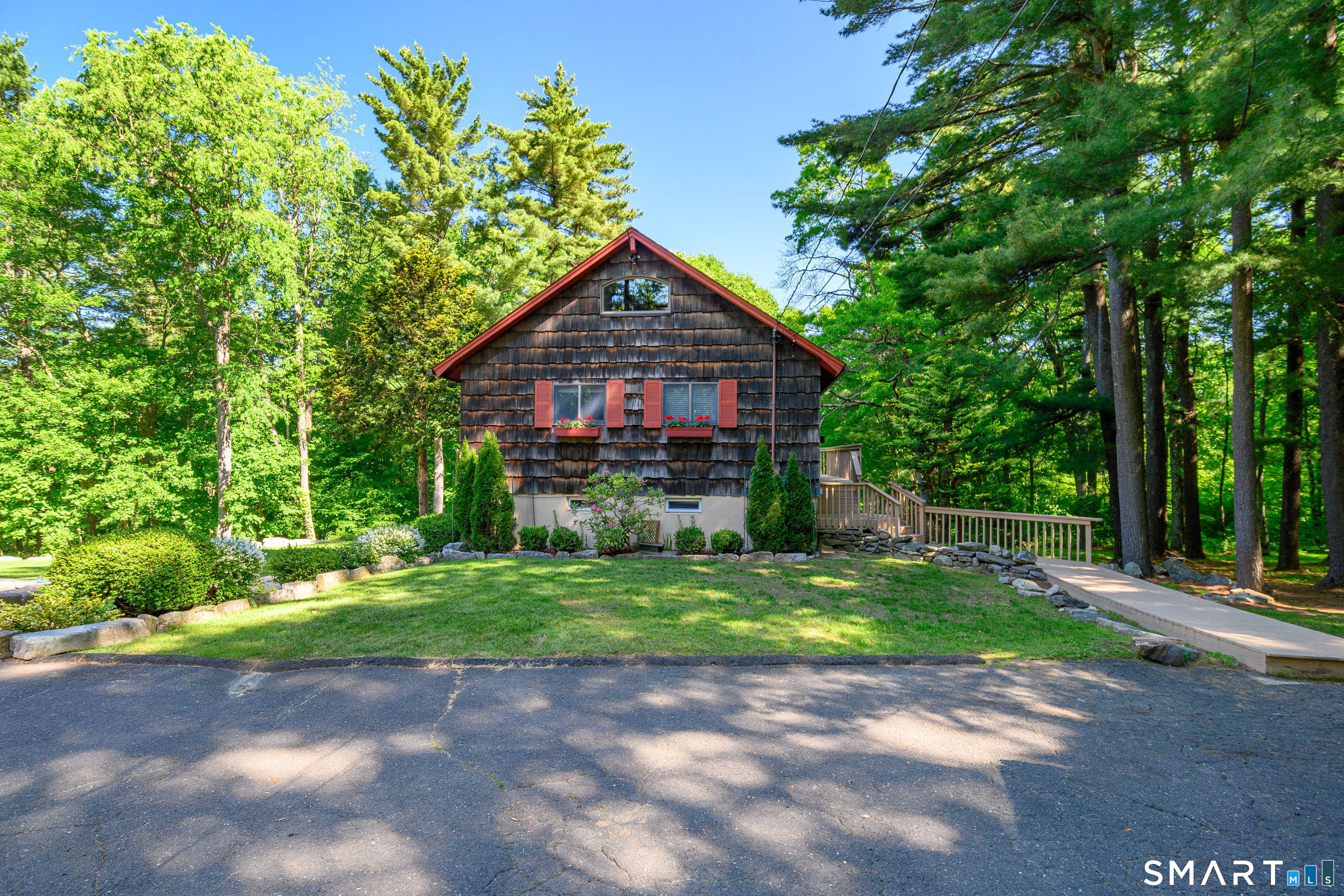 238 Pine Hill Road, New Fairfield, CT 06812 | For Sale at $524,000