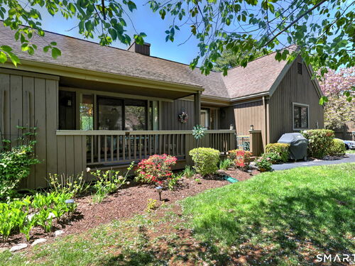  condo home for sale located at 96 Seminole Lane, a, Stratford, CT 06614