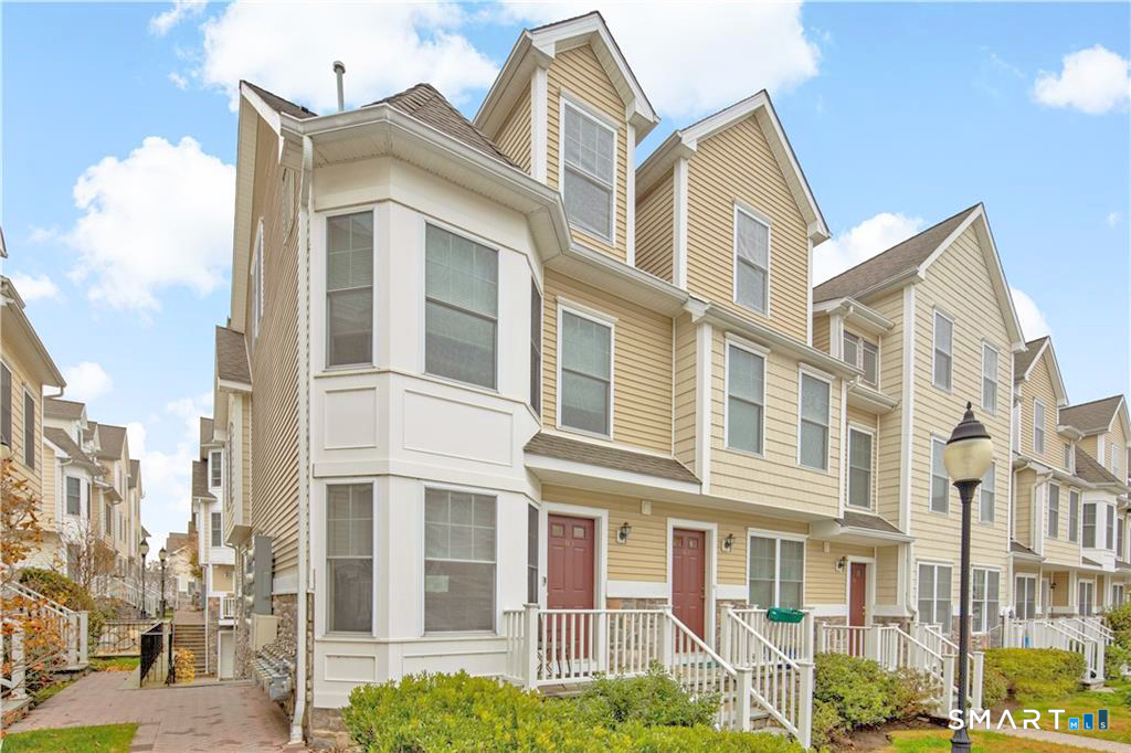 85 Camp Avenue, 11a, Stamford, CT 06907 | For Sale at $695,000