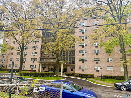  condo home for sale located at 25 Cartright Street, 7e, Bridgeport, CT 06604