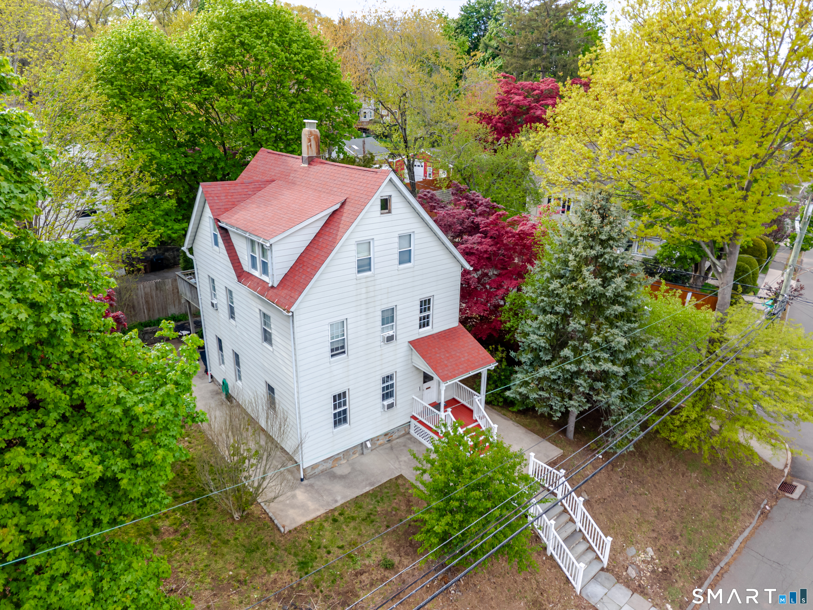 192 Knickerbocker Avenue, Stamford, CT 06907 | For Sale at $950,000