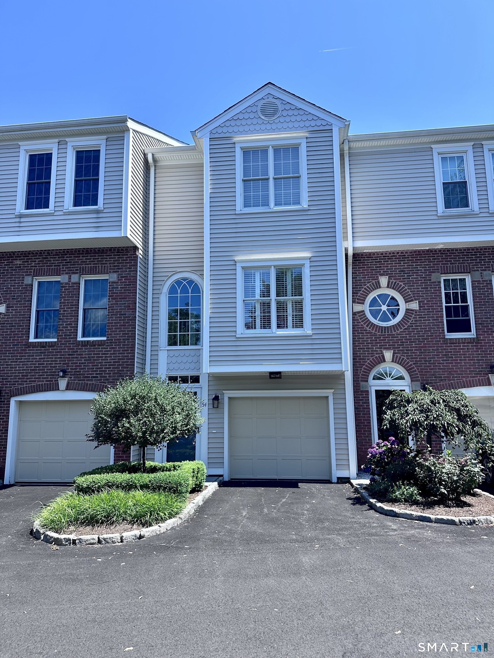 54 Bywater Lane, 54, Bridgeport, CT 06605 | Sold at $825,000