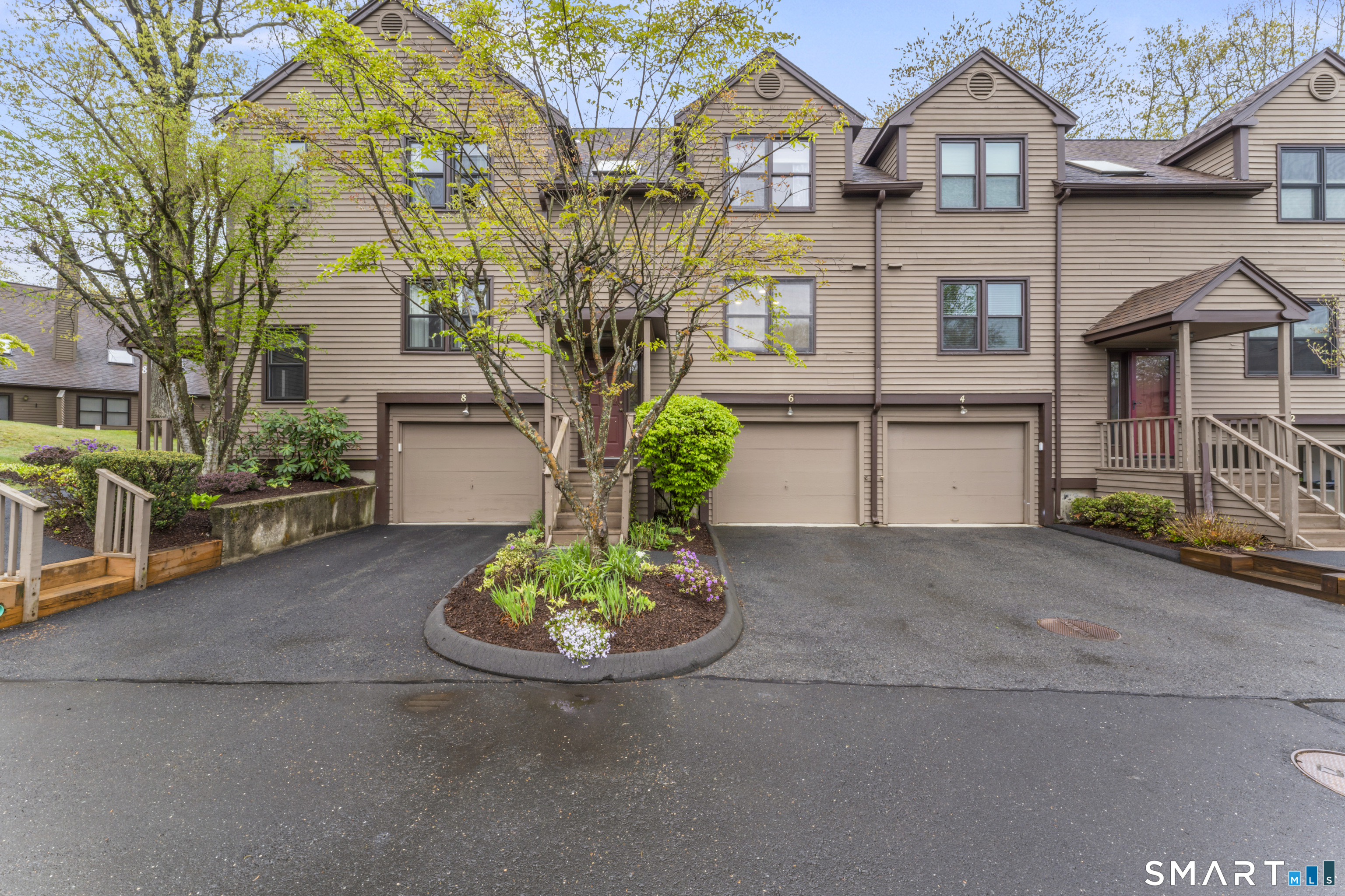 6 Deepwood Circle, 6, Monroe, CT 06468 | For Sale at $449,900