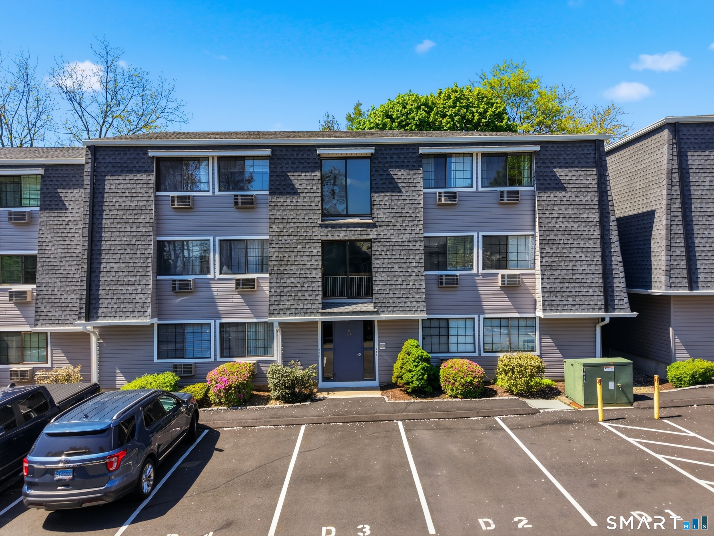 187 Flax Hill Road, d1, Norwalk, CT 06854 | For Sale at $425,000