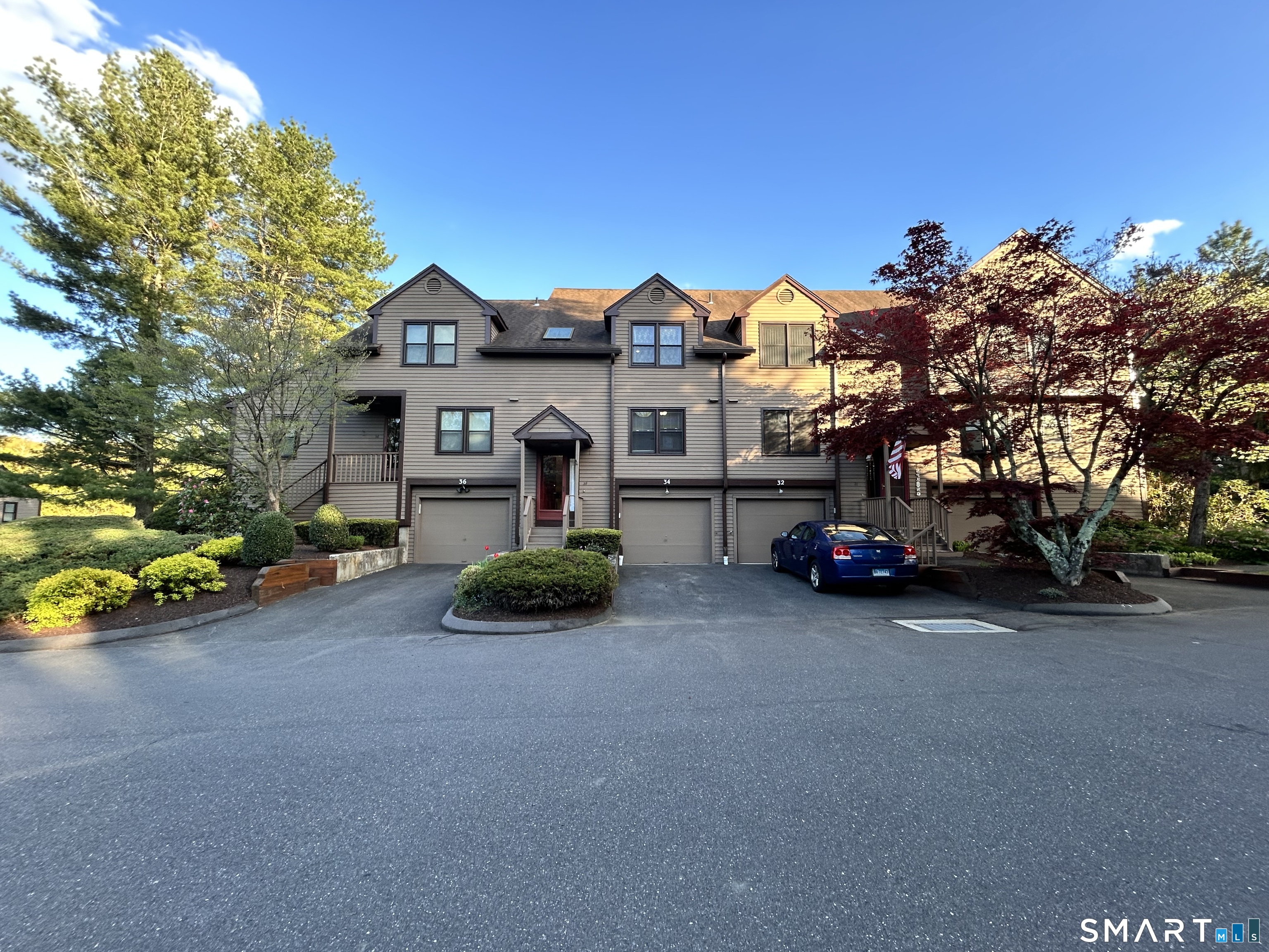 34 Overlook Drive, 34, Monroe, CT 06468 | For Sale at $449,888