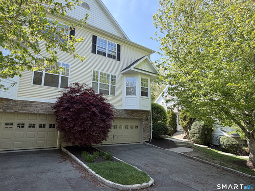  townhouse condo for sale located at 21 Woodcrest Lane, 21, Danbury, CT 06810