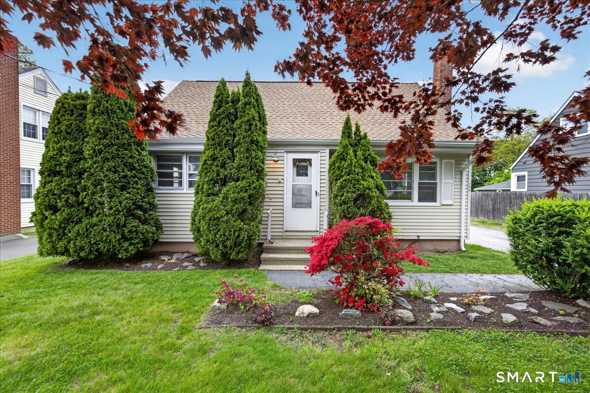 106 Moritz Place, Fairfield, CT 06824 | For Sale at $649,900