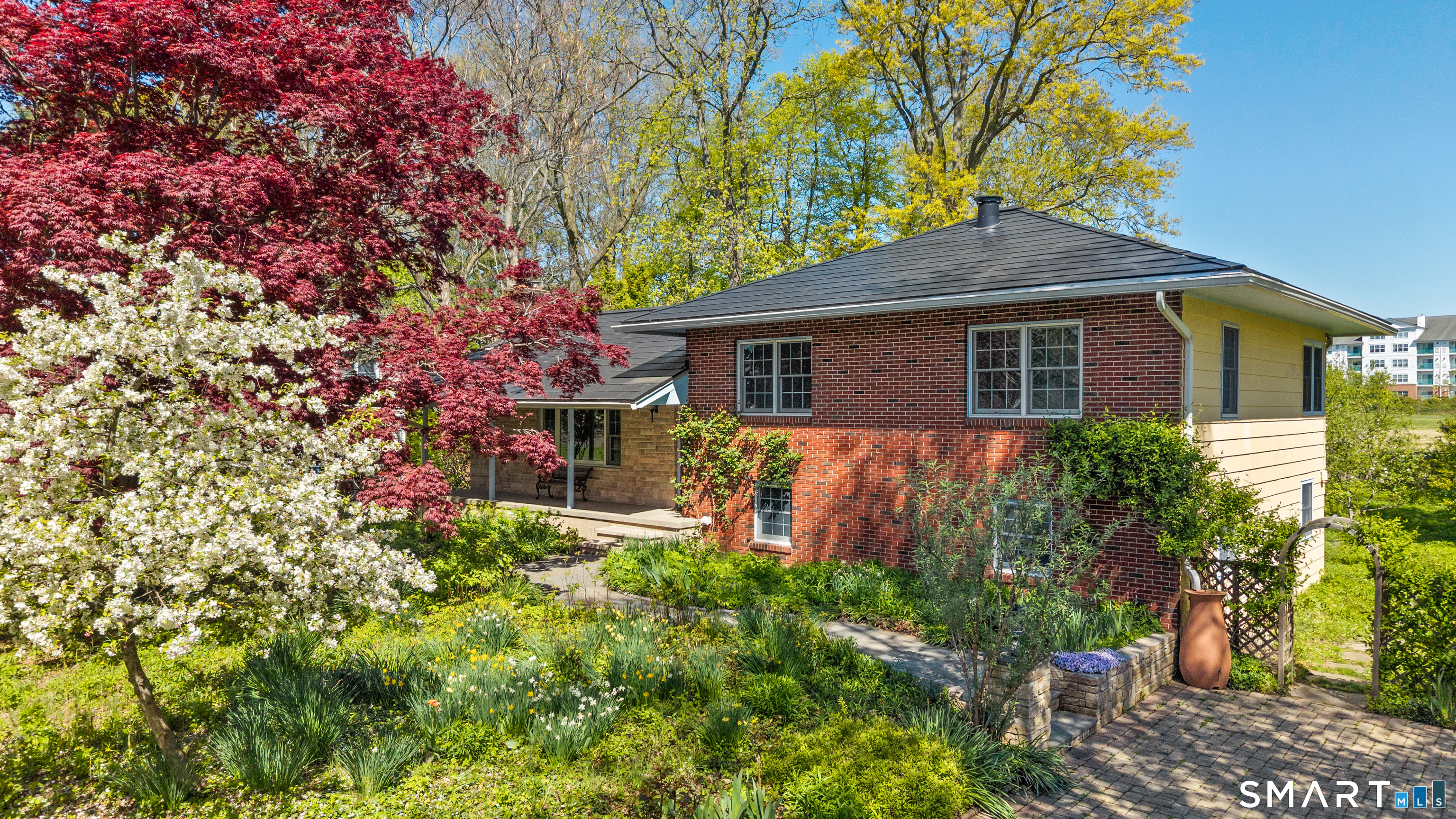 34 Davenport Drive, Stamford, CT 06902 | For Sale at $1,025,000