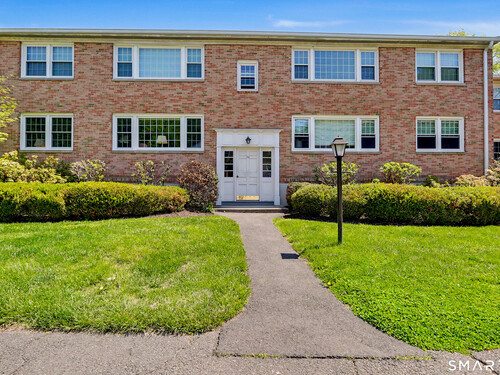  condo home for sale located at 125 Heritage Hill Road, a, New Canaan, CT 06840