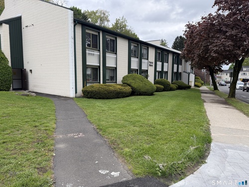  condo home for sale located at 34 Patriot Drive, a6, Danbury, CT 06810