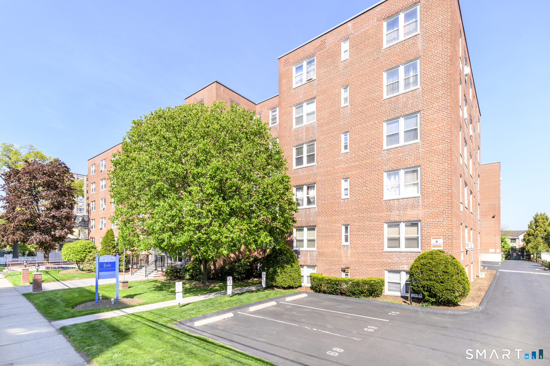 39 Glenbrook Road, 1p, Stamford, CT 06902 | For Sale at $275,000