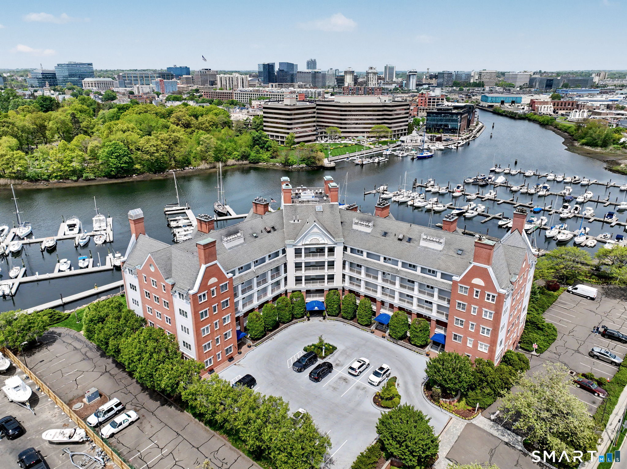 43 Harbor Drive, 311, Stamford, CT 06902 | For Sale at $710,000
